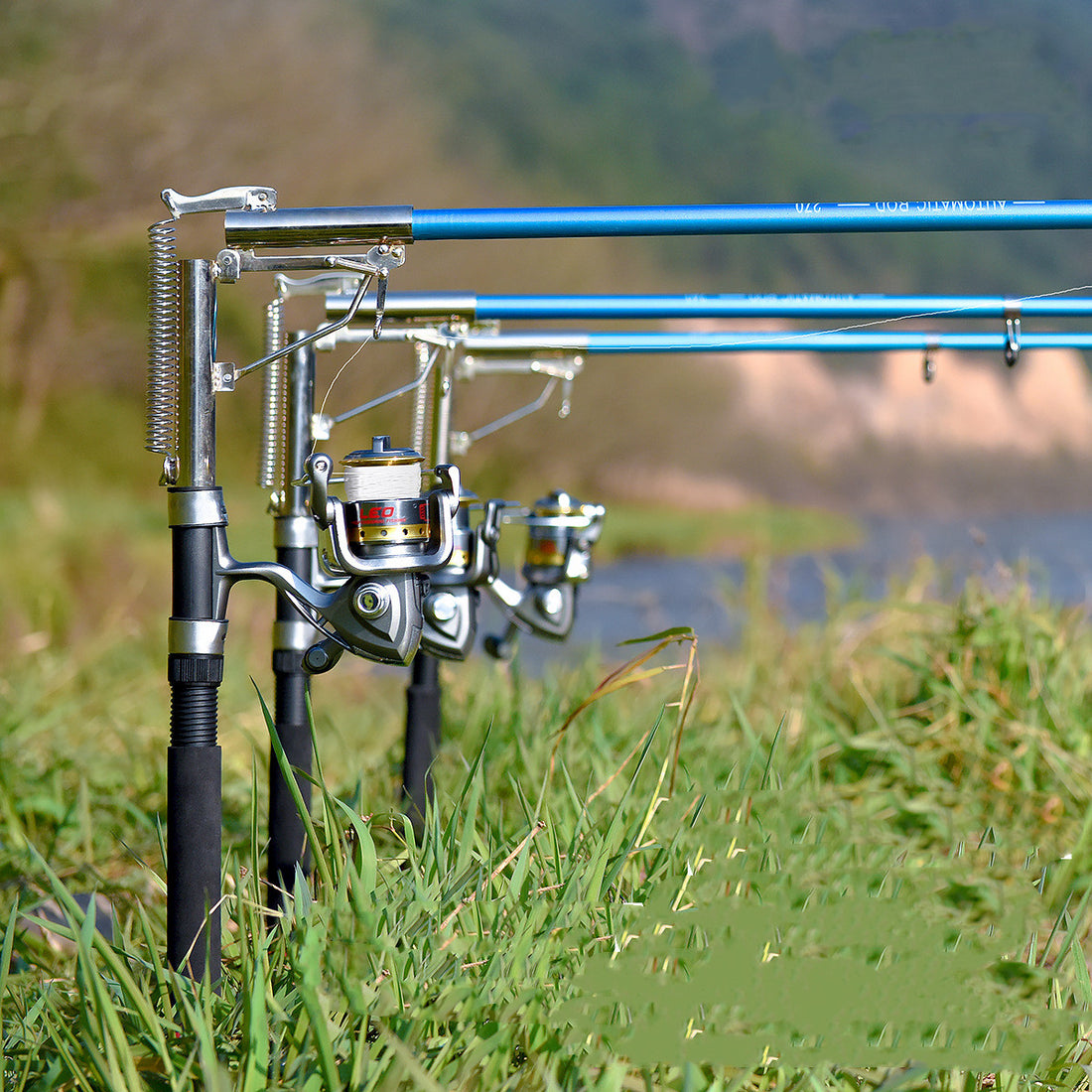 Self-lifting Rod Throwing Rod